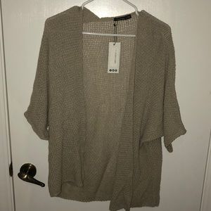 ✨NWT BooHoo cardigan/shaw - Size M/L